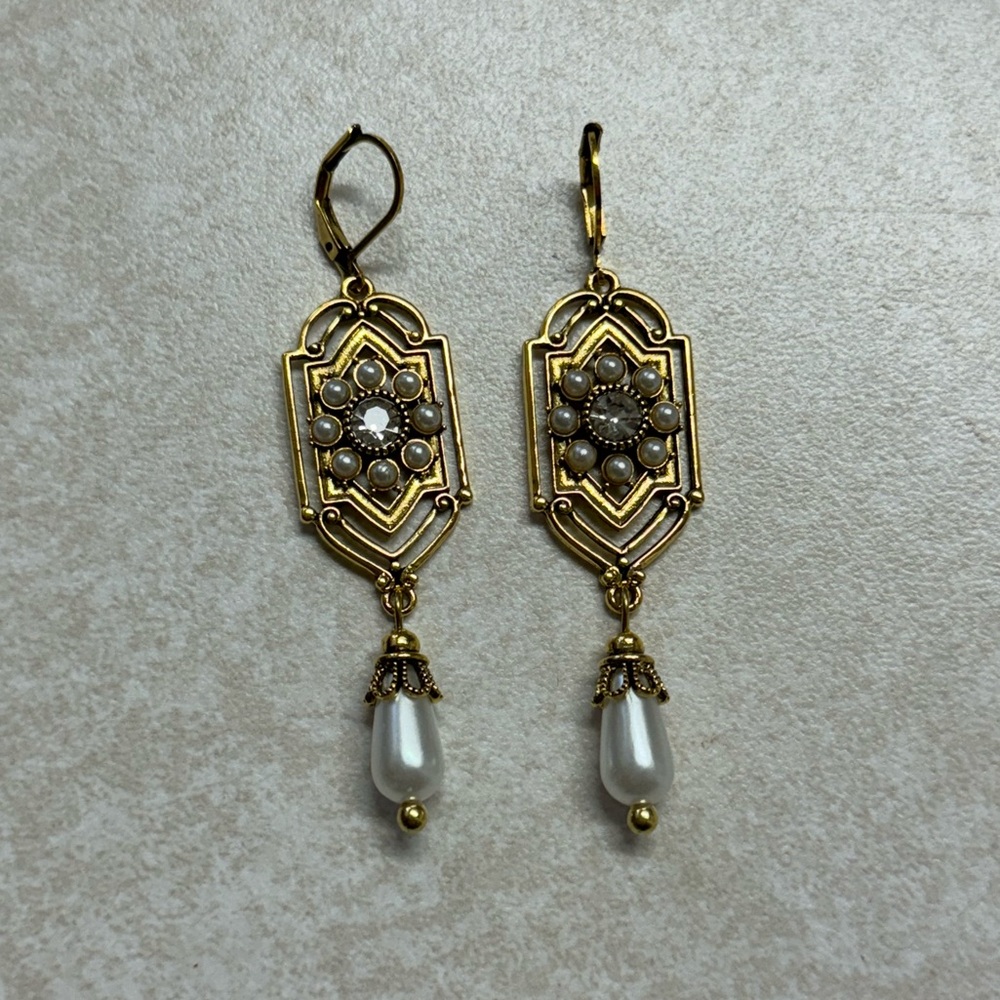 NEW Vintage Inspired Waterdrop Filigree Earrings with Faux Pearls - Picture 2 of 7